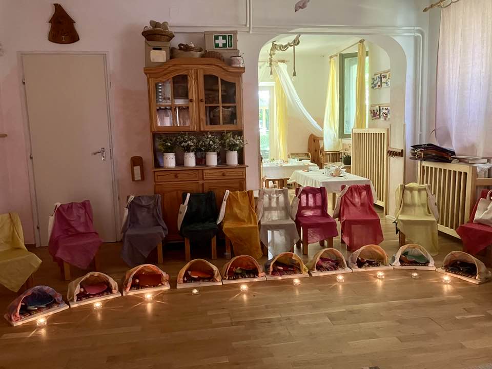 Tájékoztató estek a Katicabogár waldorf óvosa Varázskert csoportjában és Katicabogár csoportjában.